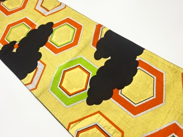 花菱亀甲に雲模様織出し袋帯